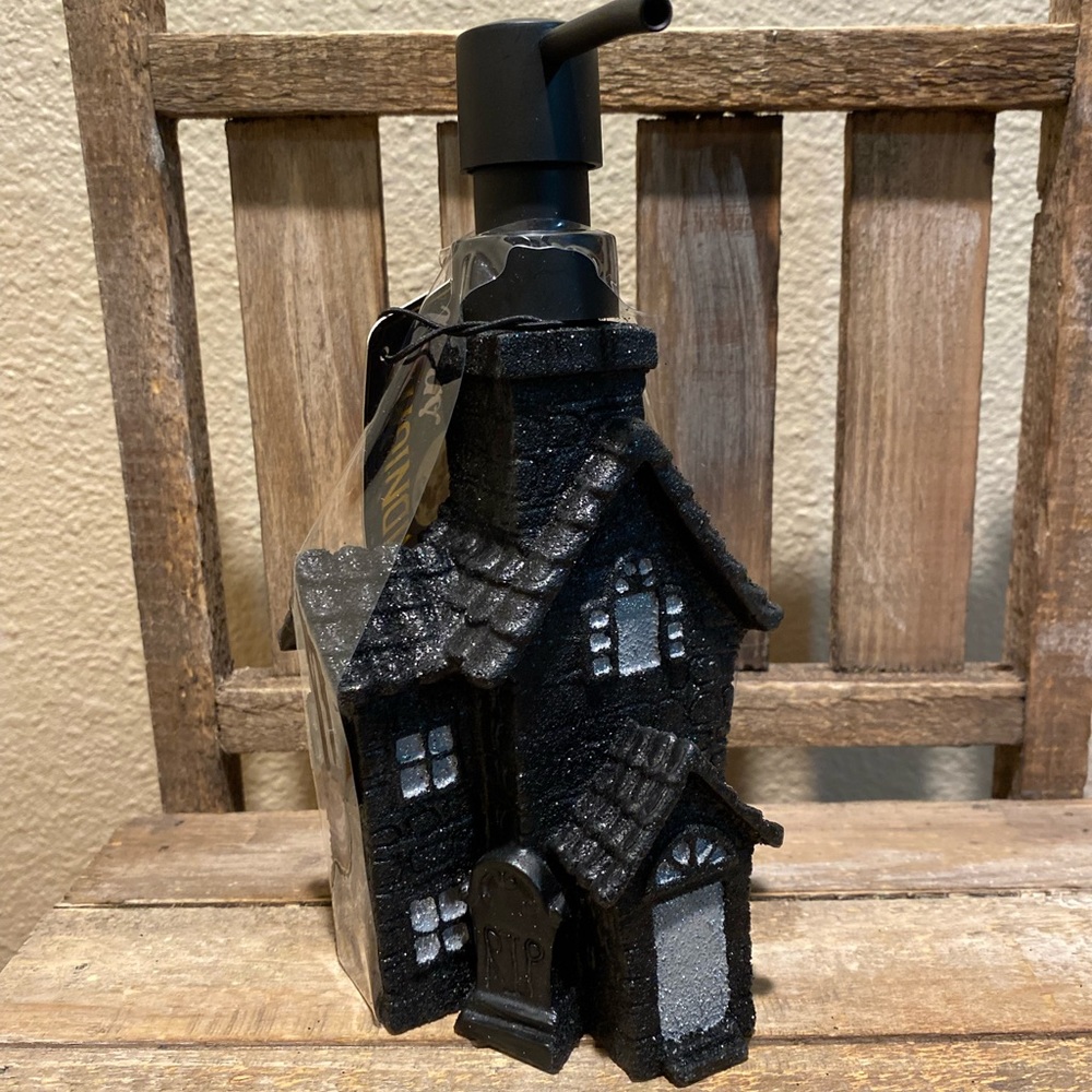 Halloween Soap Dispenser, Glittery Black Haunted House Soap Dispenser, Halloween